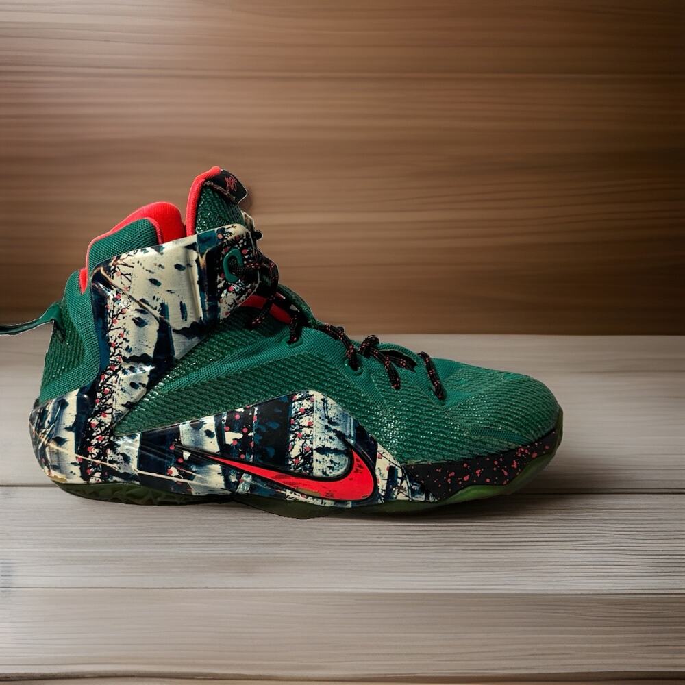 Nike LeBron 12 GS Akron Birch 685181-303 Emerald Green Pink Sz 6.5Y - Pre Loved